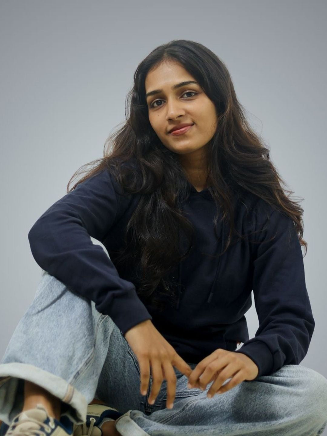 Women Navy Blue Hooded Sweatshirt – Stylish ARROW Graphic Hoodie for Winter in Pakistan