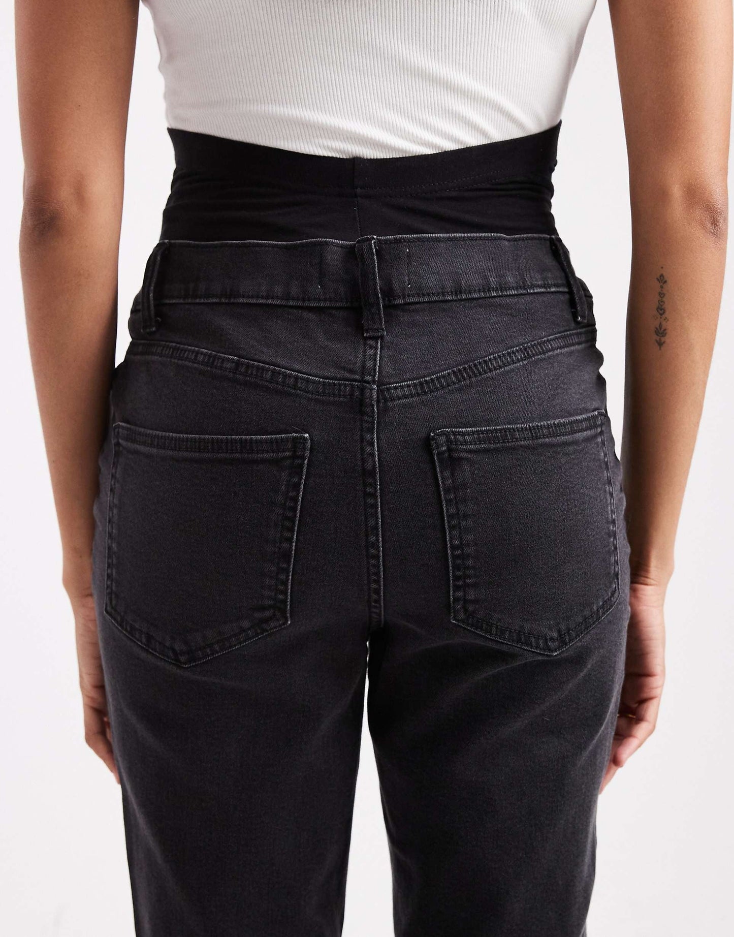 Mom Jeans in Washed Black – High-Waist Relaxed Fit Denim for Women in Pakistan | DENIMS