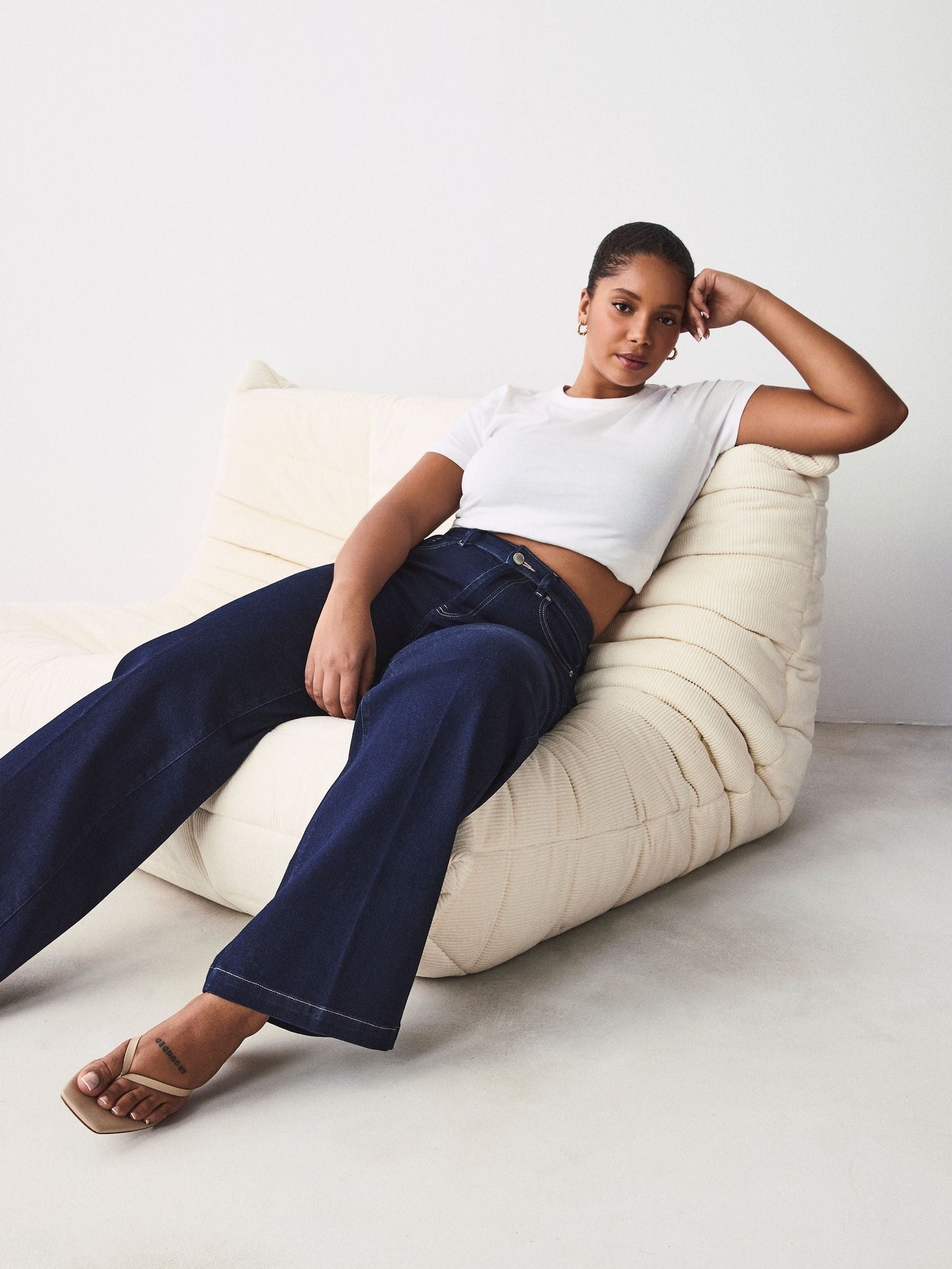 Women Rinse Hourglass Wide Leg Jeans – Trendy High-Waisted Cotton Denim for Pakistan | DENIMS