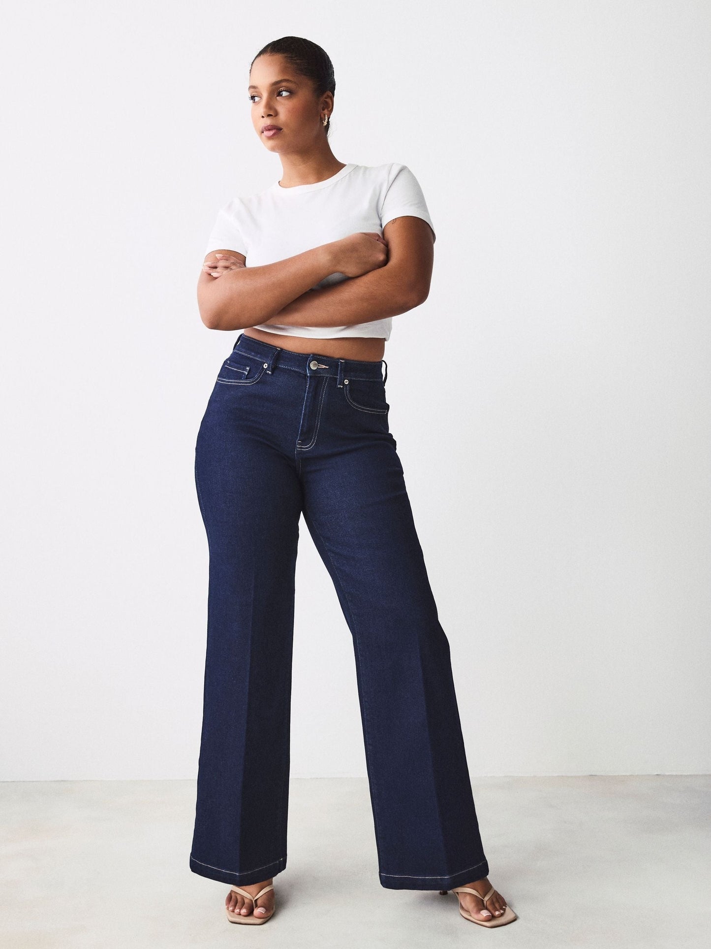 Women Rinse Hourglass Wide Leg Jeans – Trendy High-Waisted Cotton Denim for Pakistan | DENIMS