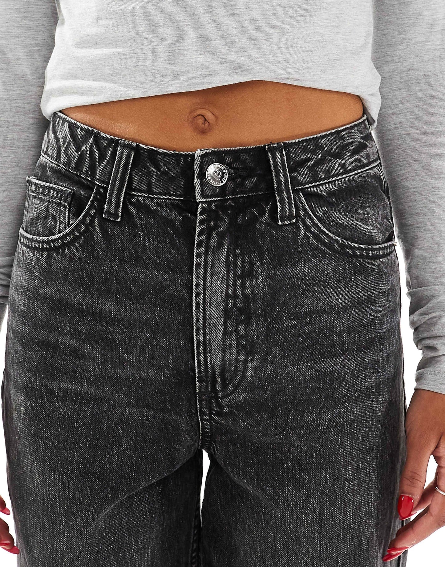 Mom Jeans in Black – High-Waist Comfort Fit Denim for Everyday Pakistani Style | DENIMS