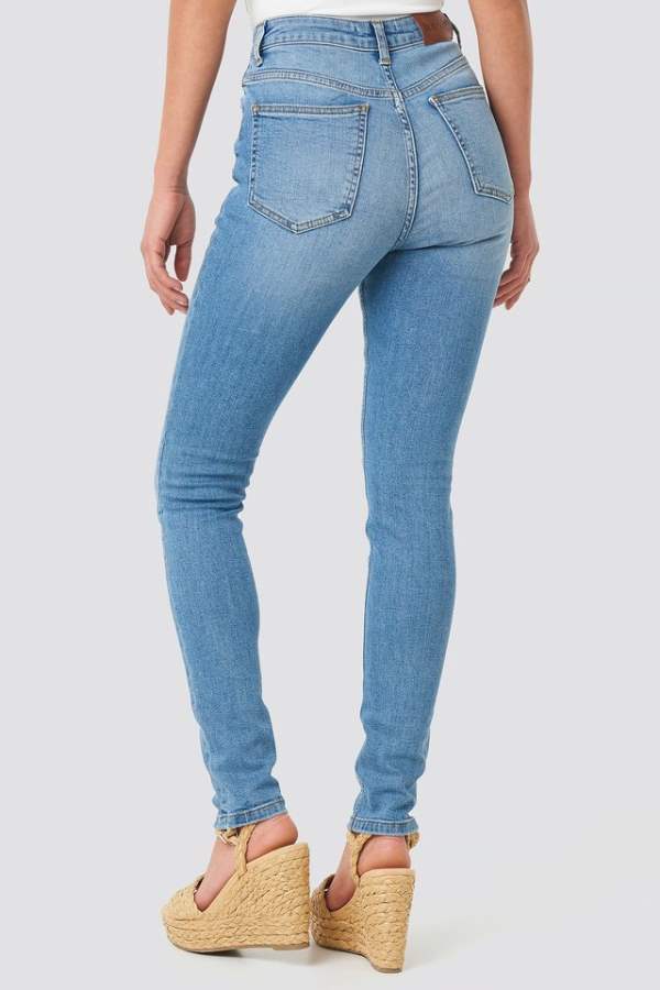 Women Mid-Rise Clean Look Stretchable Cropped Jeans