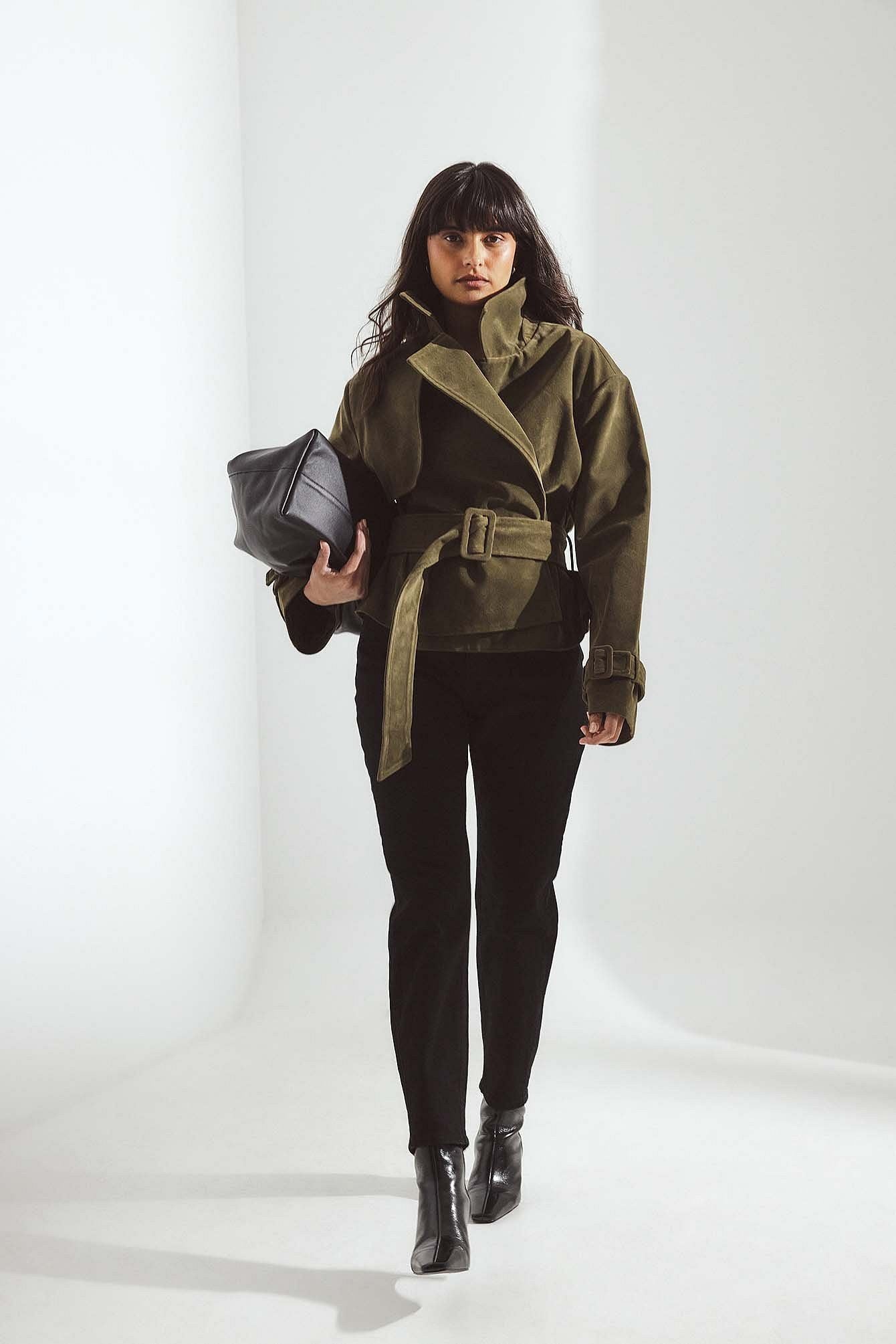 Mom High Waist Jeans for Women – Trendy Comfort Fit Denim for Everyday Pakistani Fashion | DENIMS