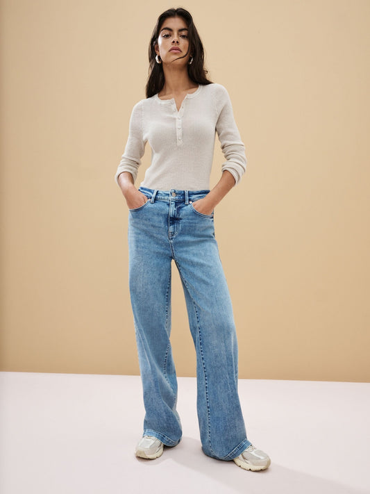 Women Mid Blue Wide Leg Jeans – Trendy High Waist Denim Pants for Women in Pakistan | DENIMS