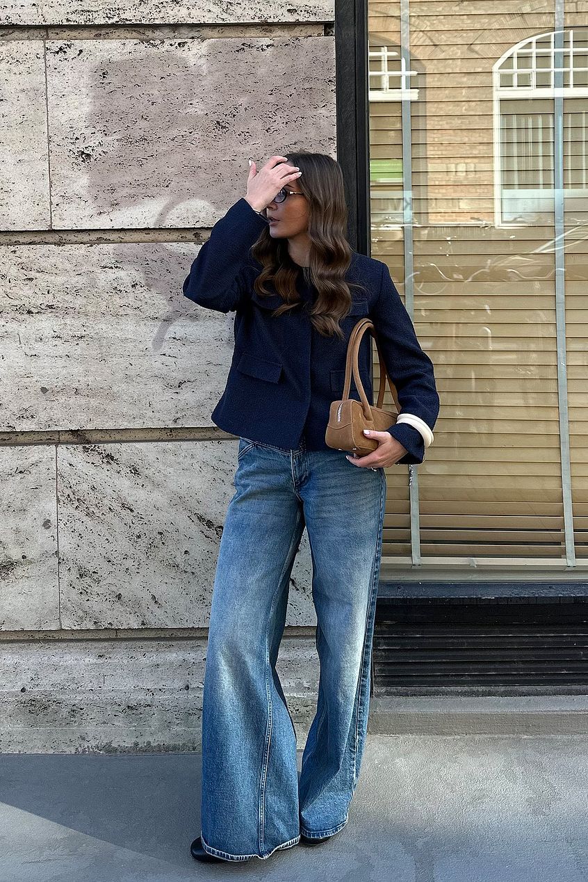 Women Low Waist Wide Leg Jeans with Seam Details – Trendy Low-Rise Baggy Denim, Structured Seams for Shape | DENIMS