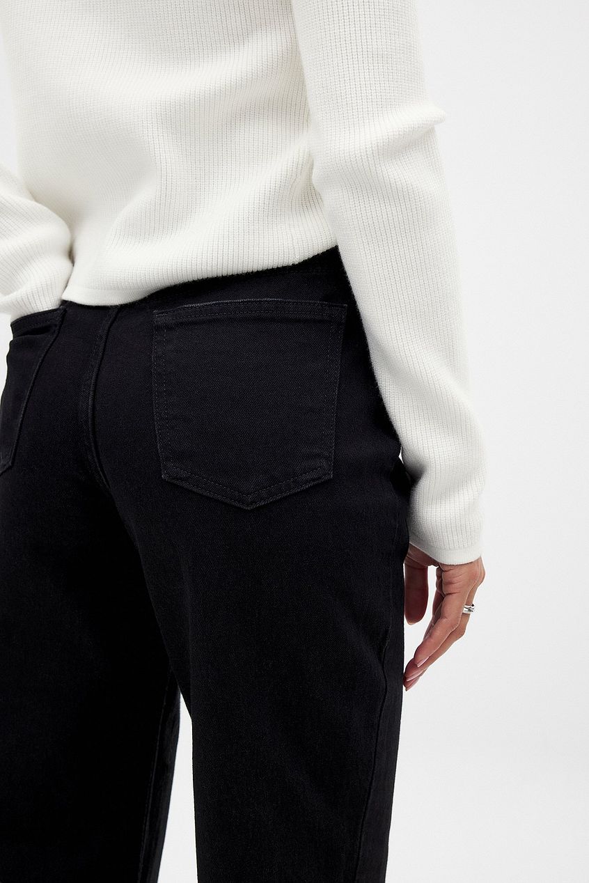 Women Straight High Waist Jeans – Classic High-Rise Straight Leg for Pakistani Women | DENIMS