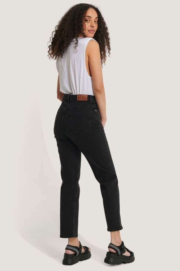 Straight Fit Mid-Rise Clean Look Stretchable Jeans