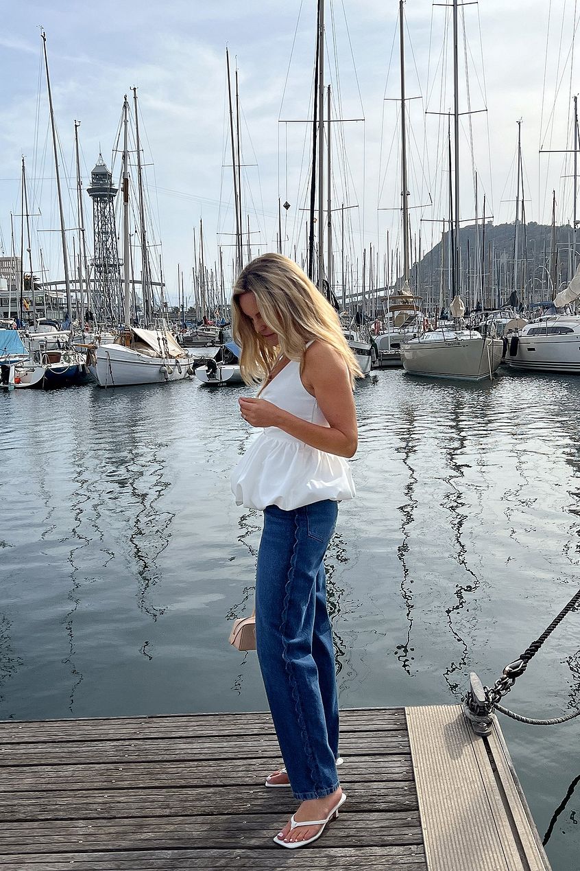 Women Cropped Scallop Detail Denim Jeans – Stylish Cropped Hem with Scalloped Edge | DENIMS