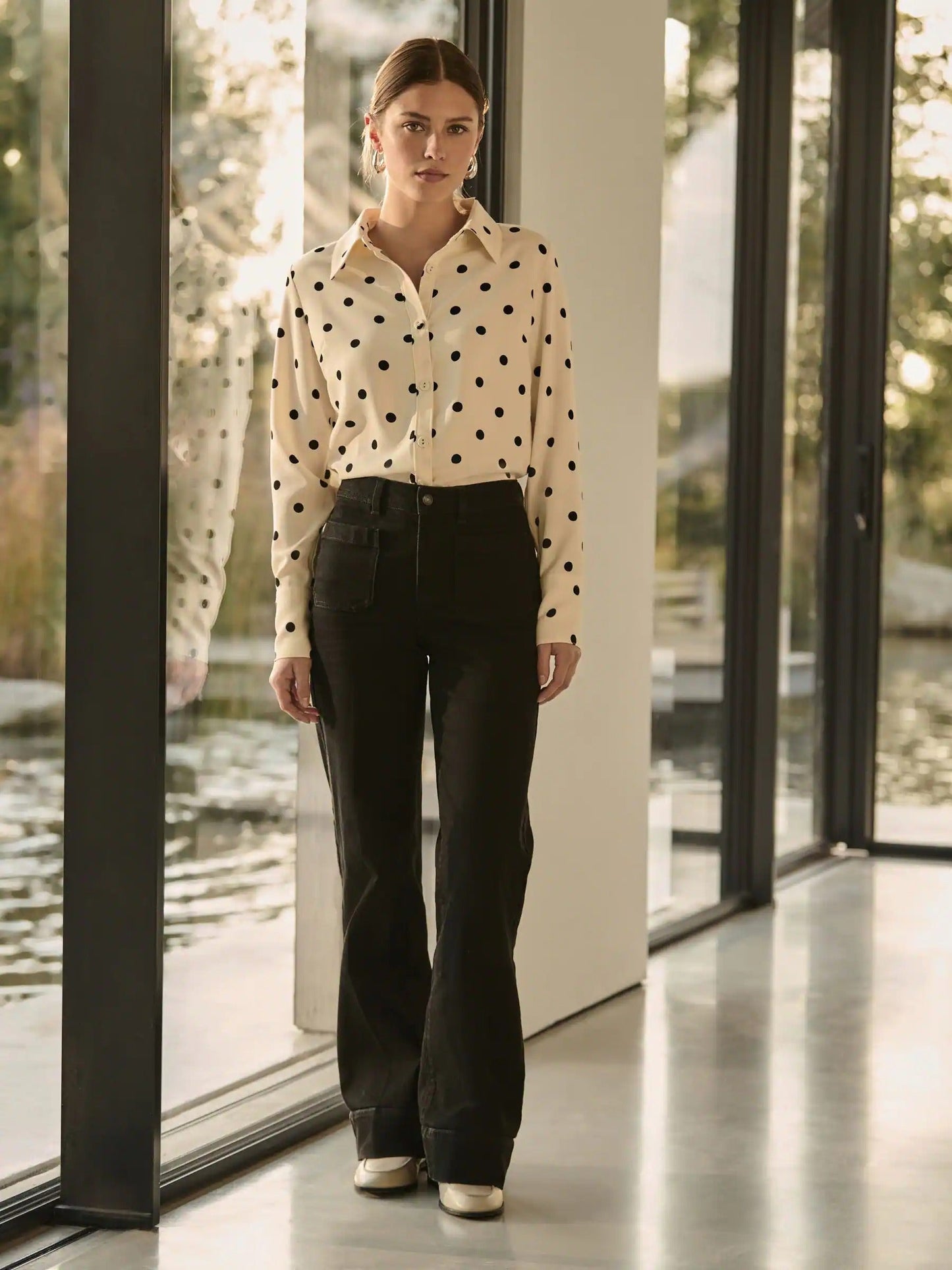 Women Black Patch Pocket Wide Leg Jeans – High Waist Loose Fit Denim Pants for Women in Pakistan | DENIMS