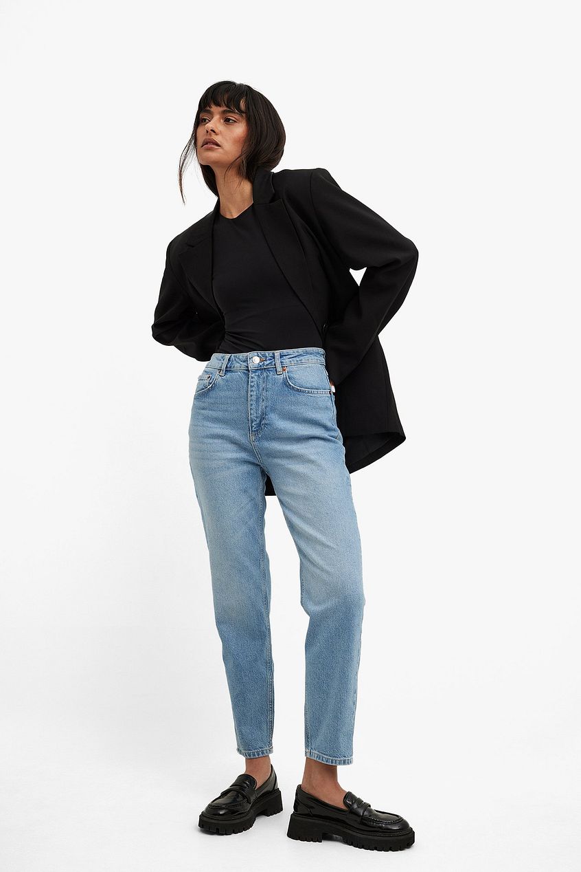 Women Mom High Waist Jeans – Comfortable High-Rise Retro Fit for Pakistan | DENIMS