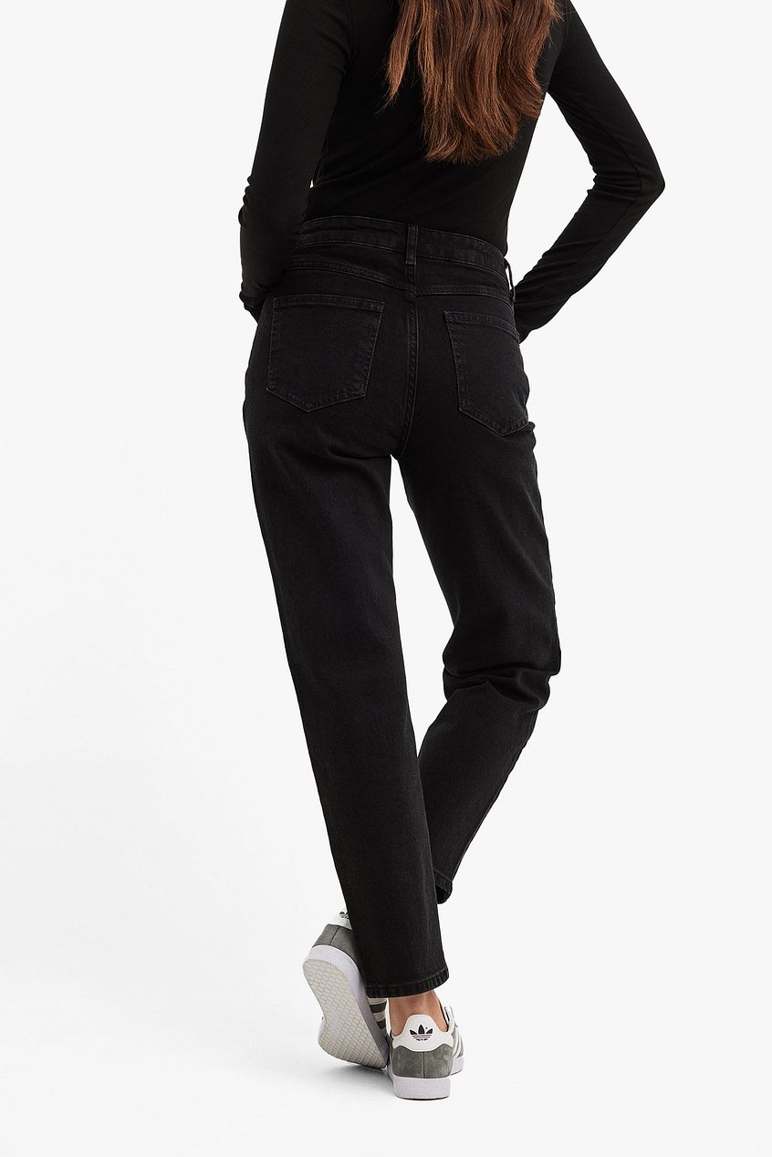 Mom High Waist Jeans for Women – Flattering High-Rise, Vintage Taper & Everyday Comfort in Pakistan | DENIMS