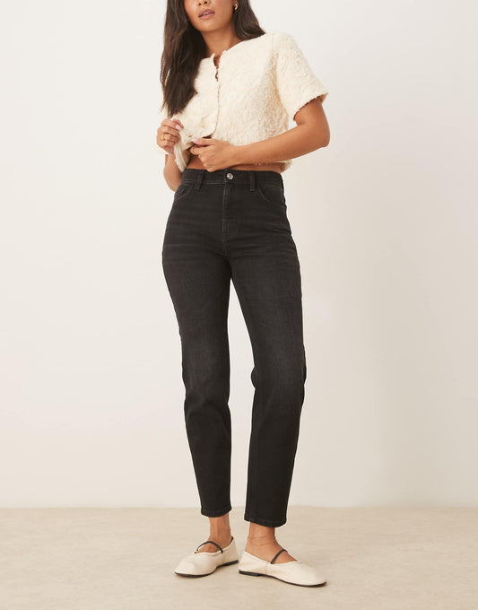 Slim Mom Jeans in Black – Trendy High-Waist Denim for Women in Pakistan | DENIMS