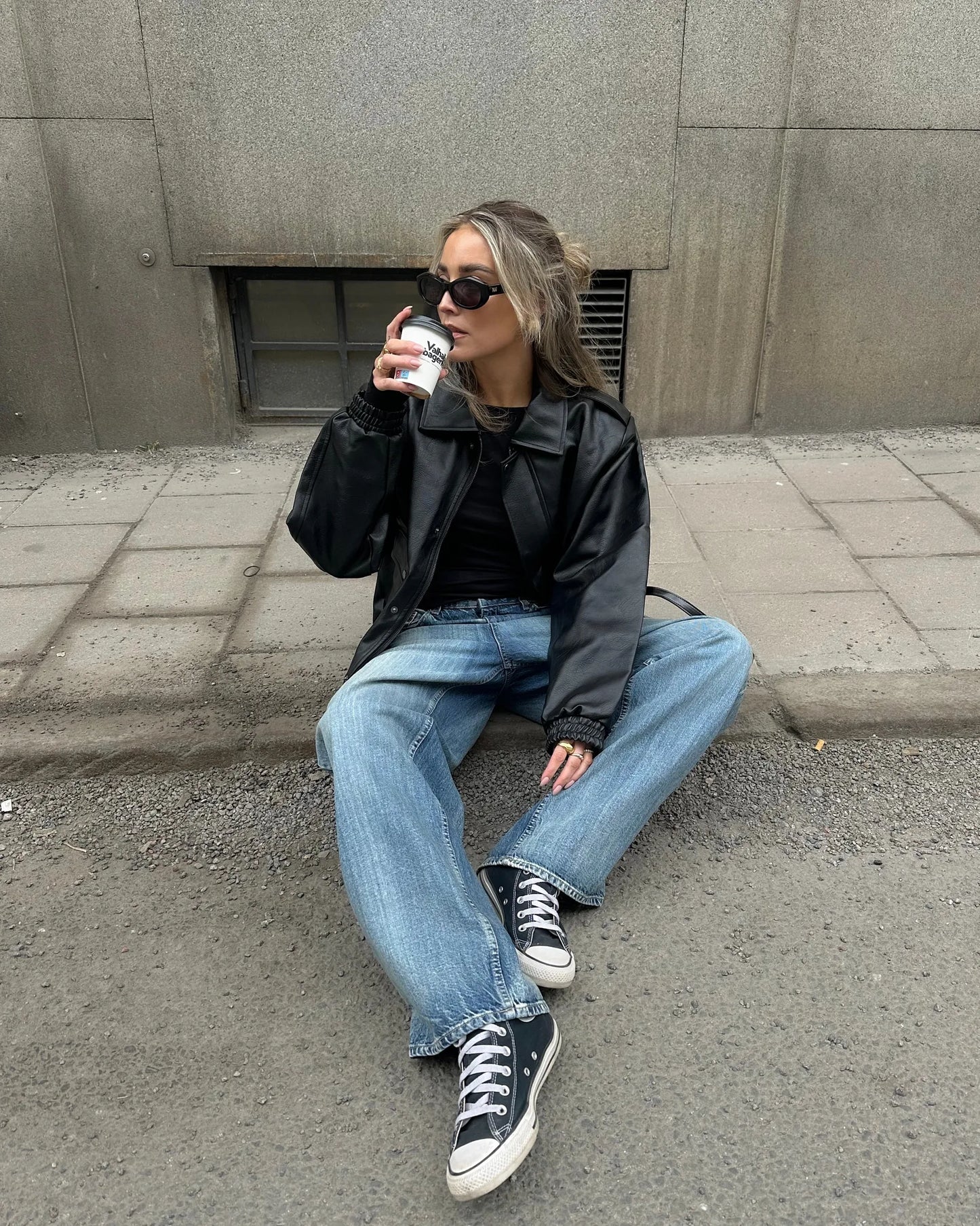 Wide Leg Low Waist Jeans - Mid Blue Denim for Effortless Style