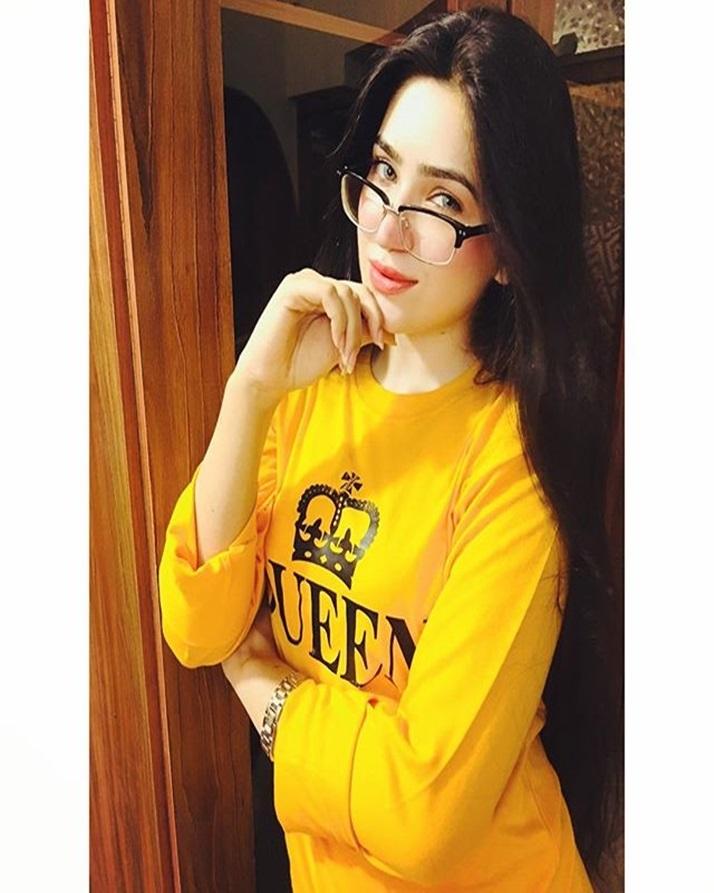 Yellow Queen Printed T-Shirt For Women