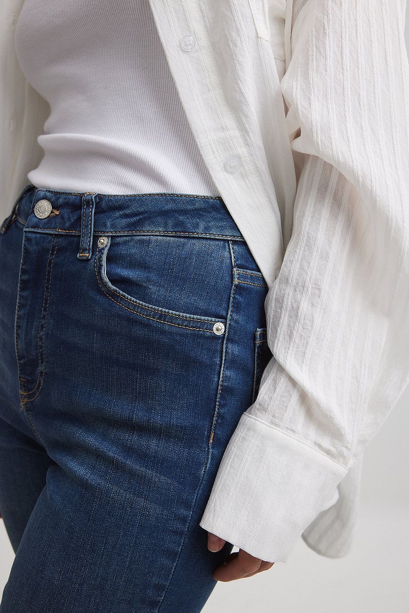 Flared High Waist Jeans - DENIMS