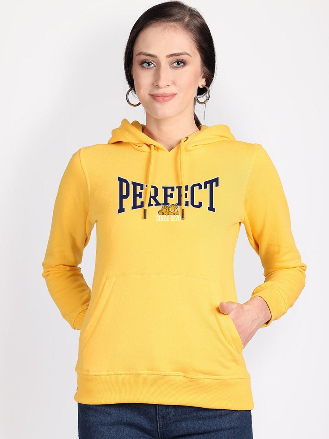 Garfield Printed Hooded Pullover Yellow Hoodie for Women – Casual Streetwear Pakistan | DENIMS