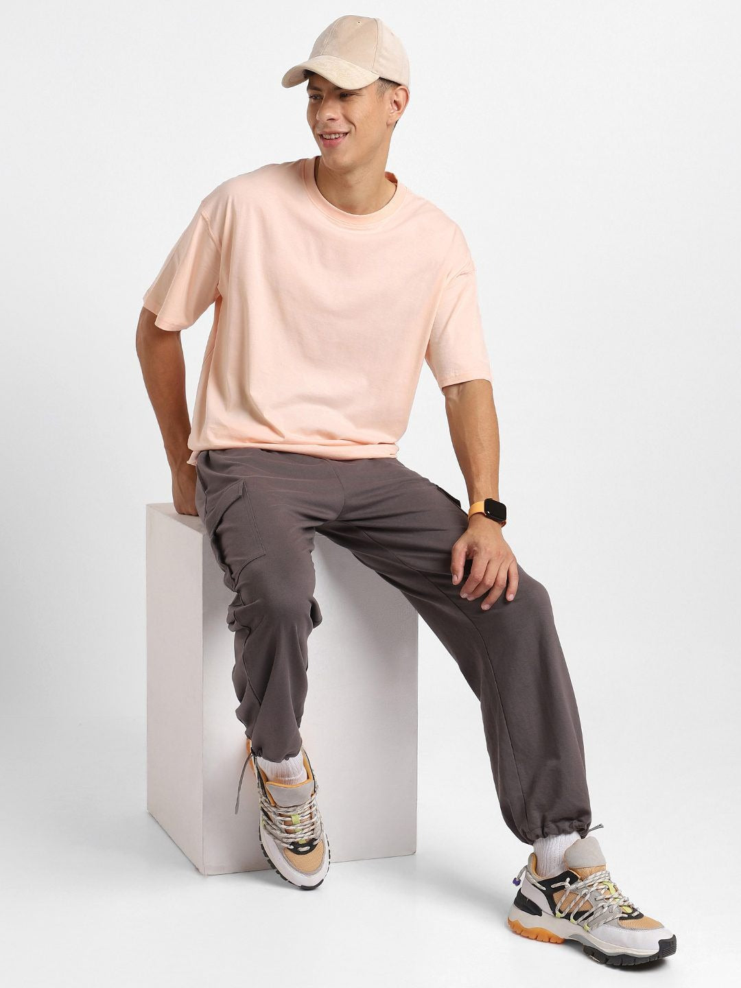 Round Neck Short Sleeves Oversized Cotton T-Shirt for Men in Pakistan | DENIMS