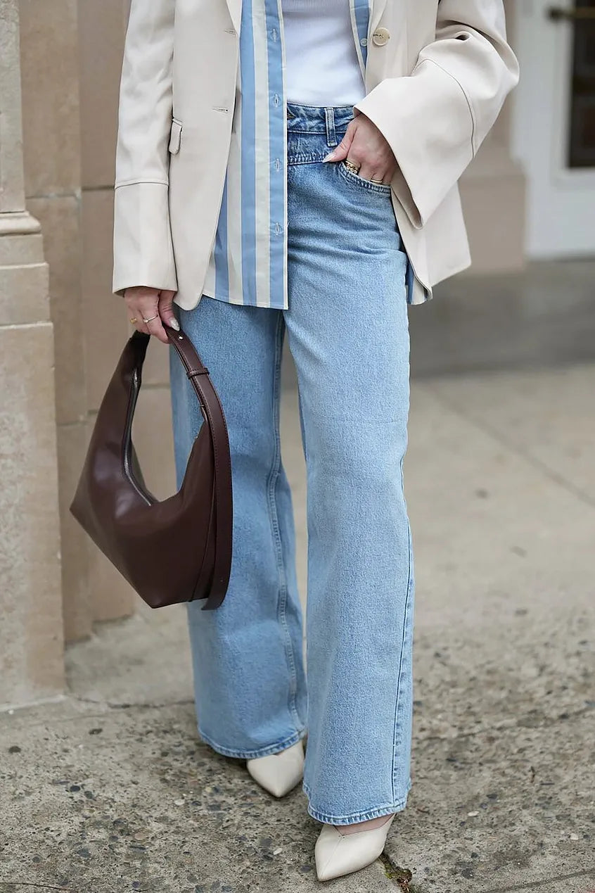 Low Waist Wide Leg Jeans with Seam Details in Light Blue - Stylish & Comfortable