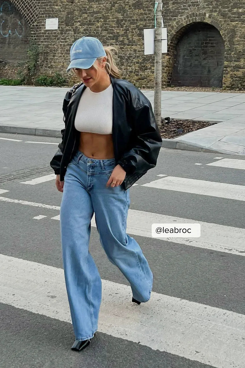 Low Waist Wide Leg Jeans with Seam Details in Light Blue - Stylish & Comfortable