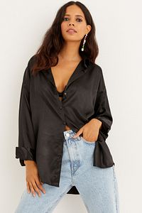 Cool & Sexy Oversized Black Silk Shirt – Effortless Chic