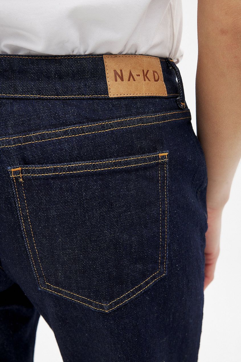 Women Low Waist Jeans – Trendy Low-Rise Hip-Hugger Denim for Pakistan | DENIMS (Copy)