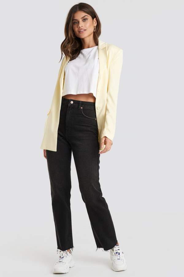 Women Skinny Fit Mid-Rise Slash Knee Stretchable Cropped Jeans