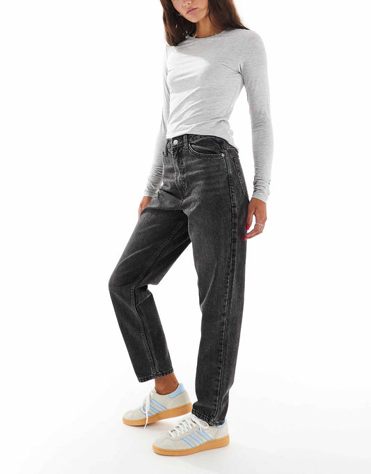 Mom Jeans in Black – High-Waist Comfort Fit Denim for Everyday Pakistani Style | DENIMS