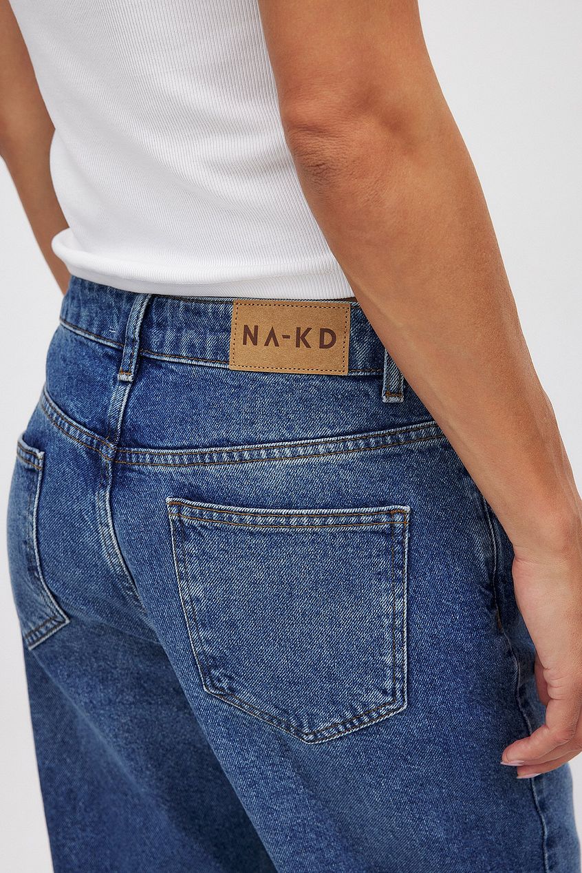 Women Straight Loose Fit Jeans – Classic Straight-Leg, Relaxed Comfort Denim for Pakistan | DENIMS