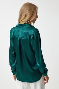 Emerald Green Women’s Silk Shirt – Light & Flowing Elegance