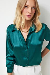 Emerald Green Women’s Silk Shirt – Light & Flowing Elegance