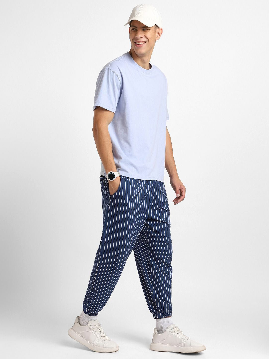 Round Neck Short Sleeves Oversized Cotton T-Shirt for Men & Women in Pakistan | DENIMS