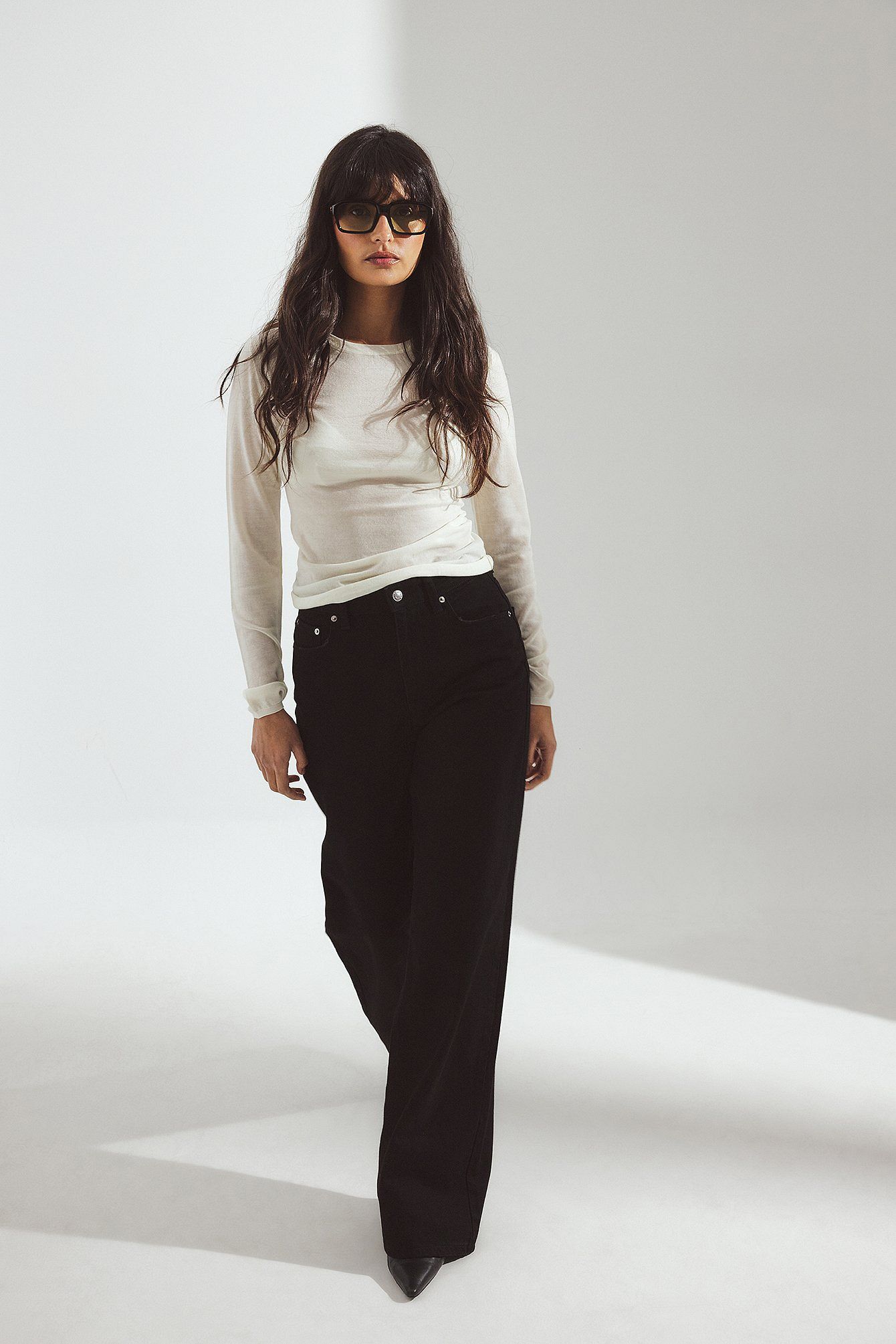 Wide High Waist Jeans for Women – Trendy, Comfortable & Flattering Fit | DENIMS Pakistan