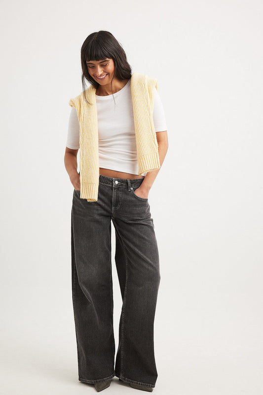 Women’s Low Waist Wide Leg Denim – Trendy Relaxed Fit Jeans for Effortless Pakistani Street Style | DENIMS