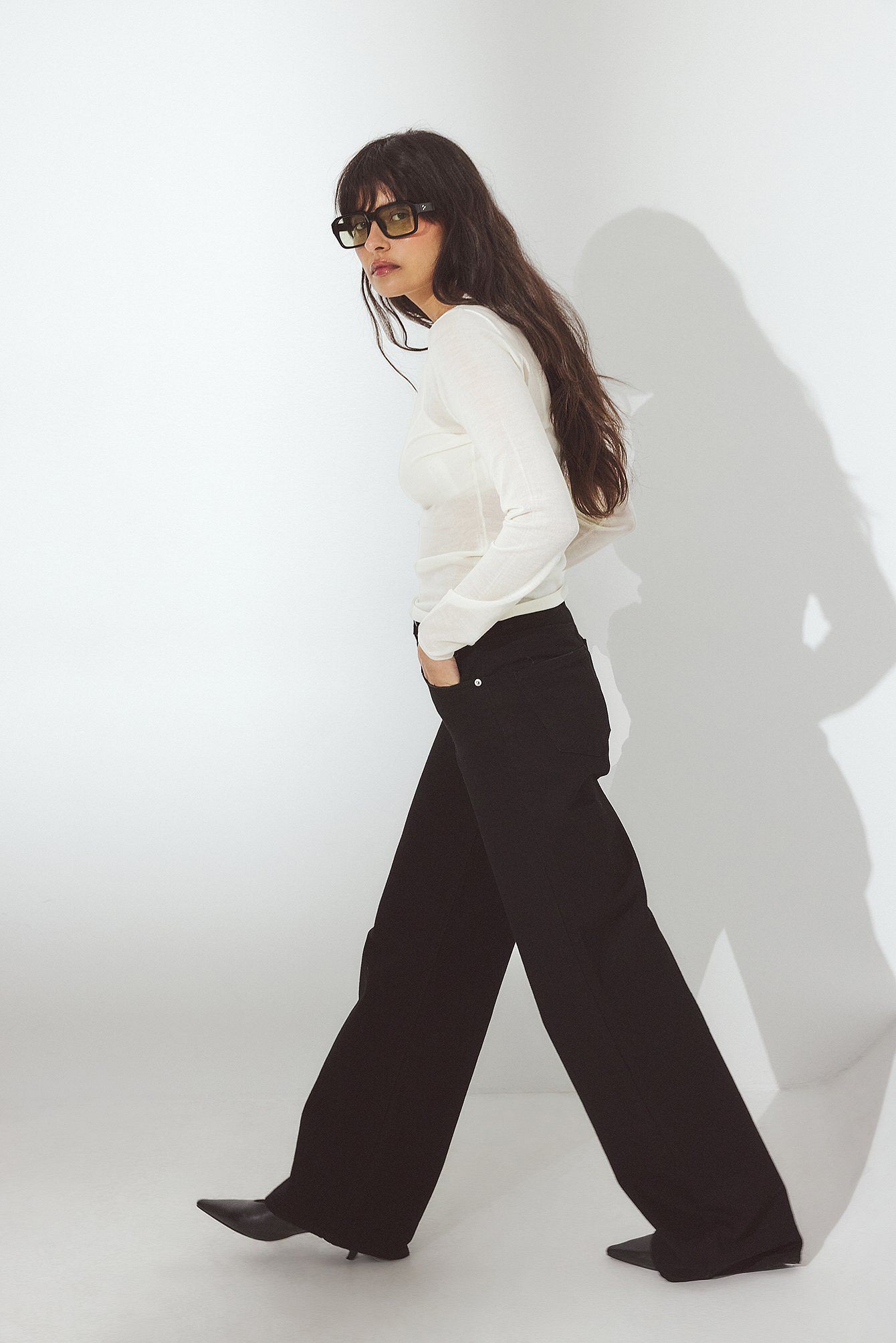 Wide High Waist Jeans for Women – Trendy, Comfortable & Flattering Fit | DENIMS Pakistan