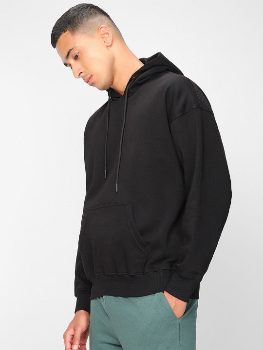Men Oversized Hoodies – Trendy Streetwear & Comfortable Winter Fashion in Pakistan