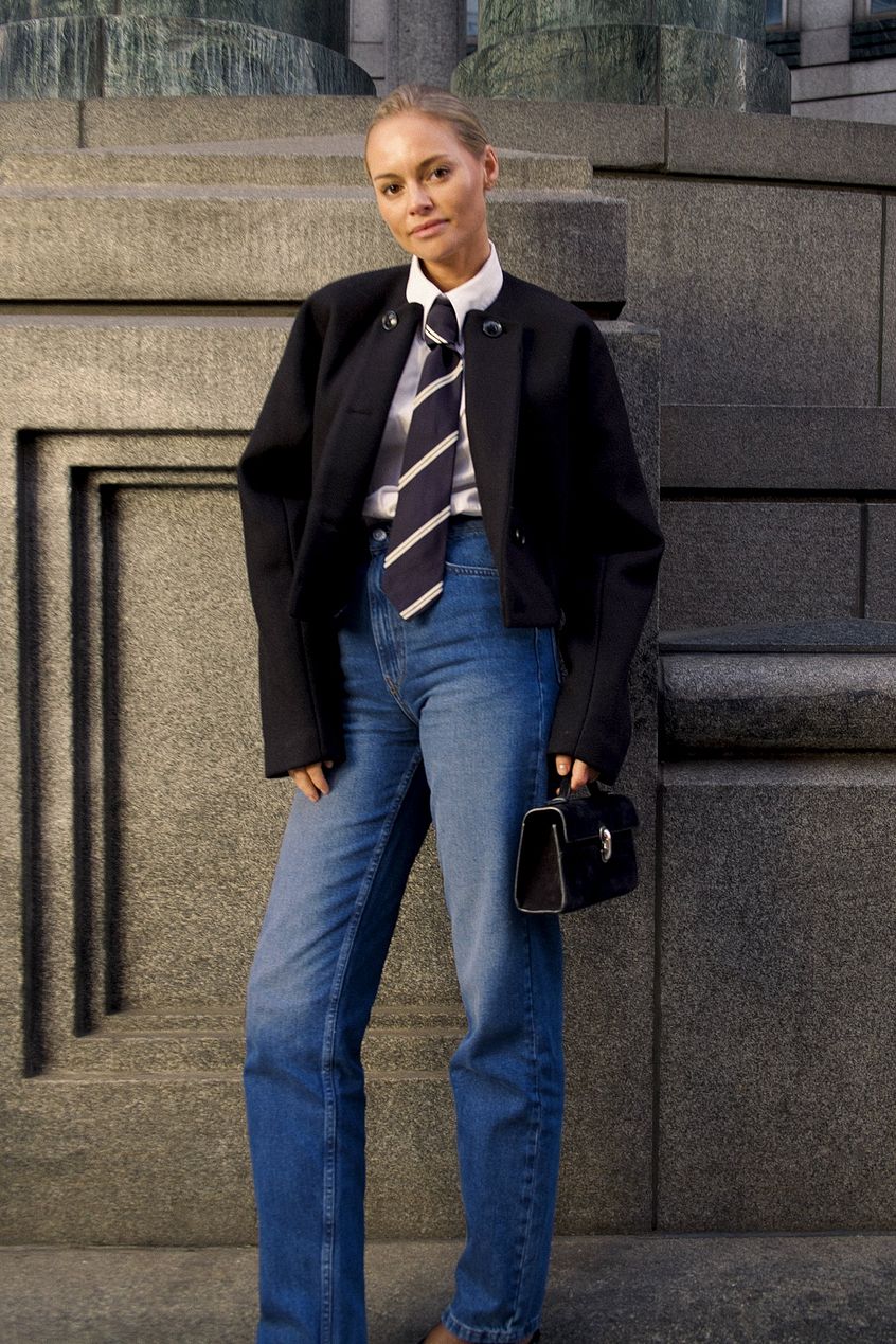 Women Straight High Waist Jeans – High-Rise Straight Leg Denim for Everyday Pakistan | DENIMS