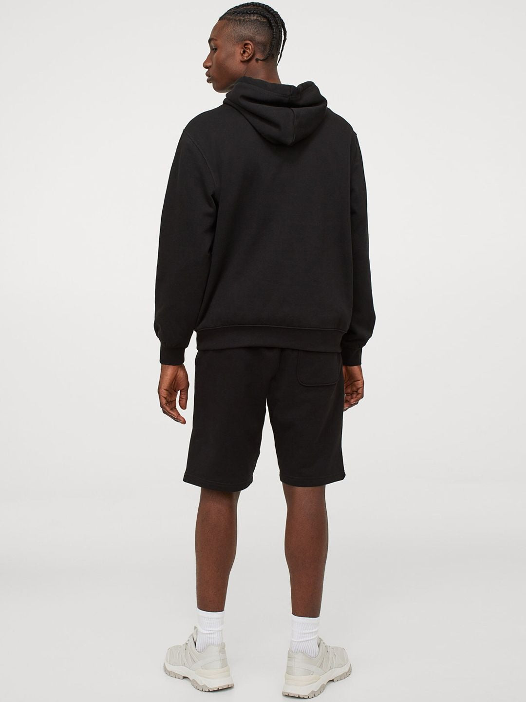 Men Black Relaxed Fit Hoodie – Comfortable Cotton Sweatshirt for Everyday Style in Pakistan | DENIMS