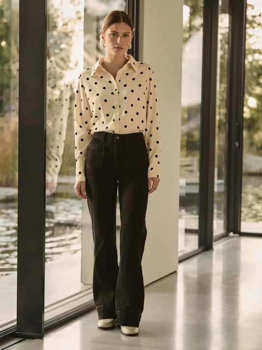 Women Black Patch Pocket Wide Leg Jeans – High Waist Loose Fit Denim Pants for Women in Pakistan | DENIMS