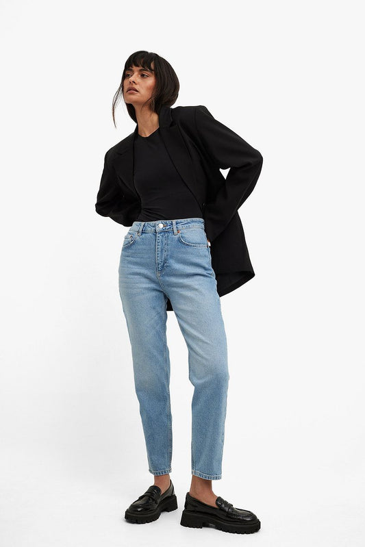 Women Mom High Waist Jeans – Comfortable High-Rise Retro Fit for Pakistan | DENIMS