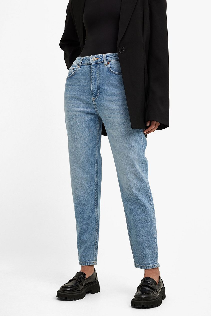 Women Mom High Waist Jeans – Comfortable High-Rise Retro Fit for Pakistan | DENIMS