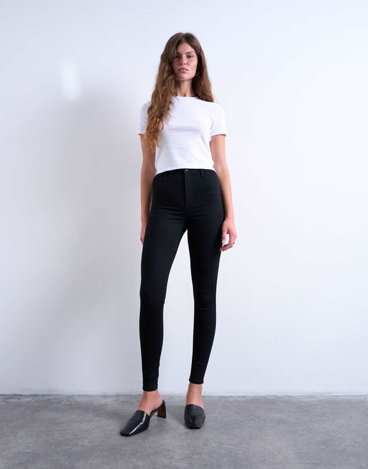 Women Skinny Jean in Black – Slim Fit Stretch Denim | DENIMS
