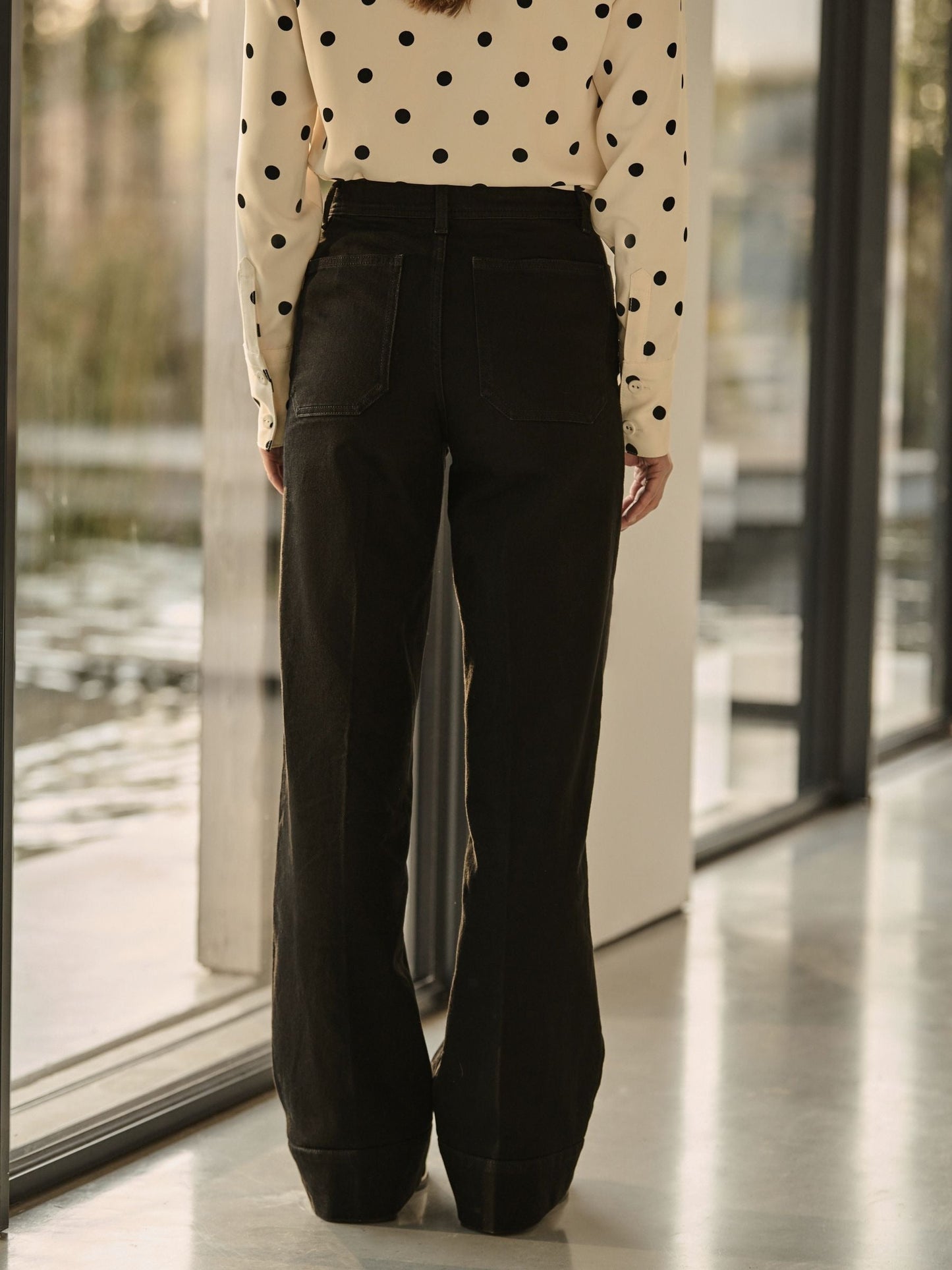 Women Black Patch Pocket Wide Leg Jeans – High Waist Loose Fit Denim Pants for Women in Pakistan | DENIMS