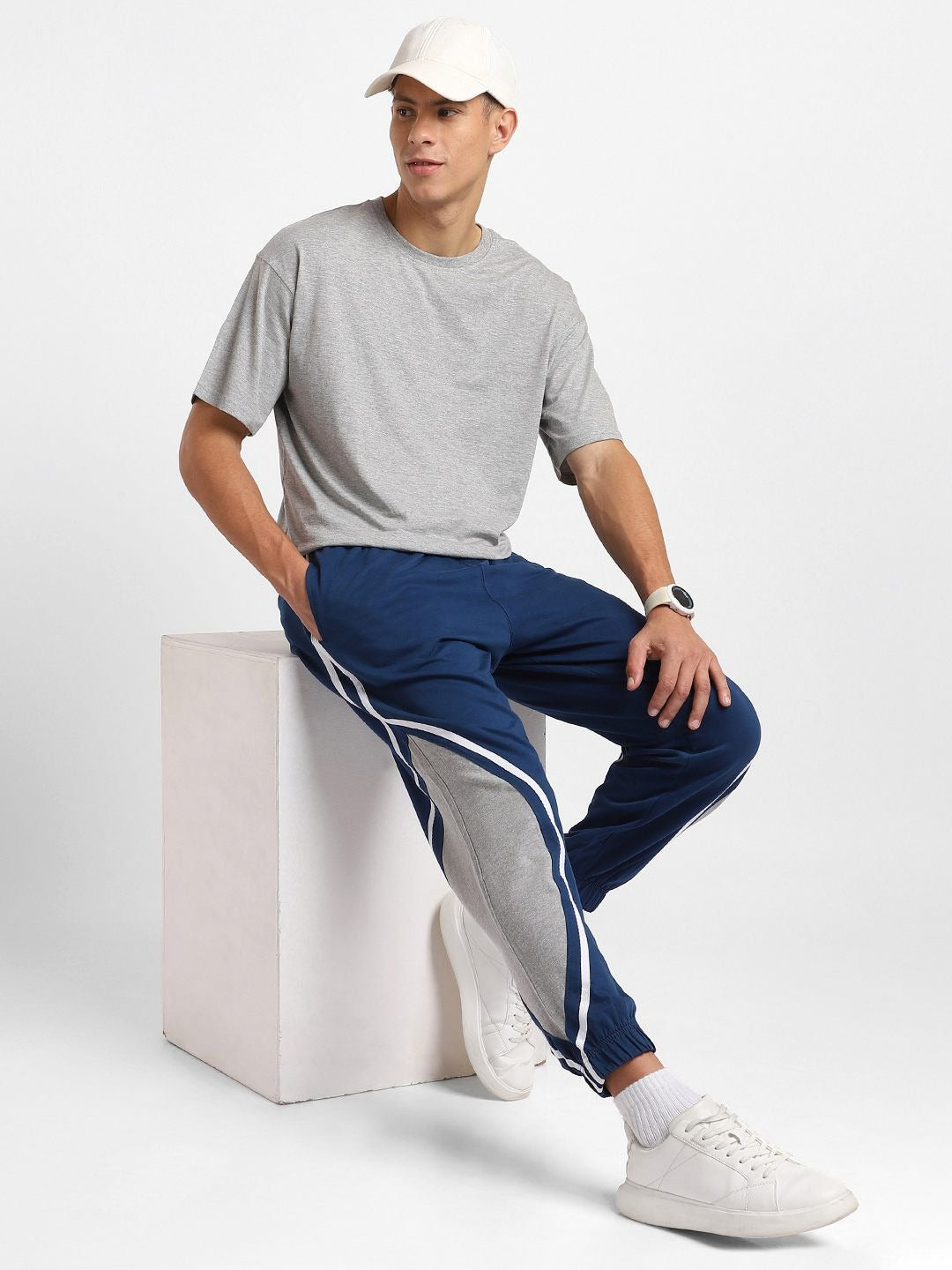 Round Neck Short Sleeves Oversized Cotton T-Shirt for Men – Soft & Breathable Streetwear | DENIMS