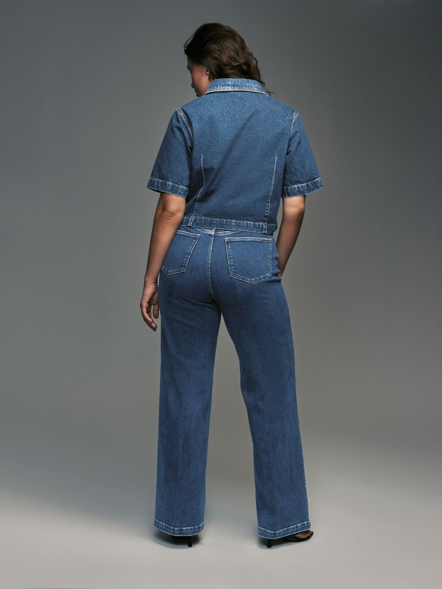 Women Dark Blue Wide Leg Hourglass Jeans – High Waist Flattering Fit Denim Pants in Pakistan | DENIMS