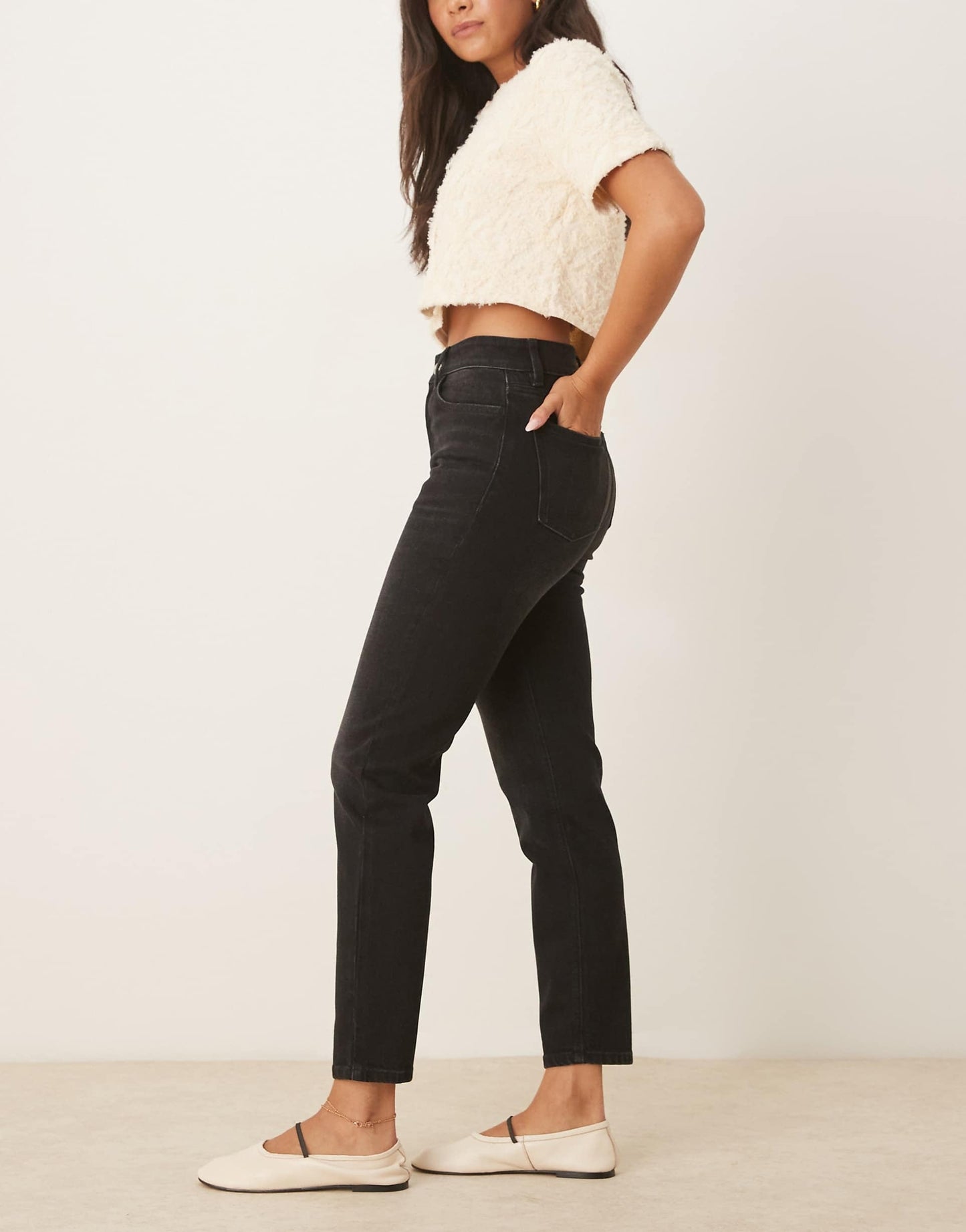 Slim Mom Jeans in Black – Trendy High-Waist Denim for Women in Pakistan | DENIMS
