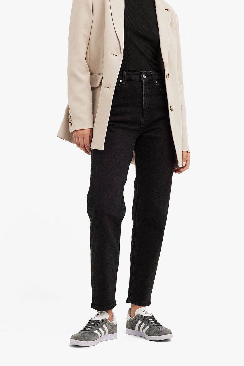 Mom High Waist Jeans for Women – Flattering High-Rise, Vintage Taper & Everyday Comfort in Pakistan | DENIMS