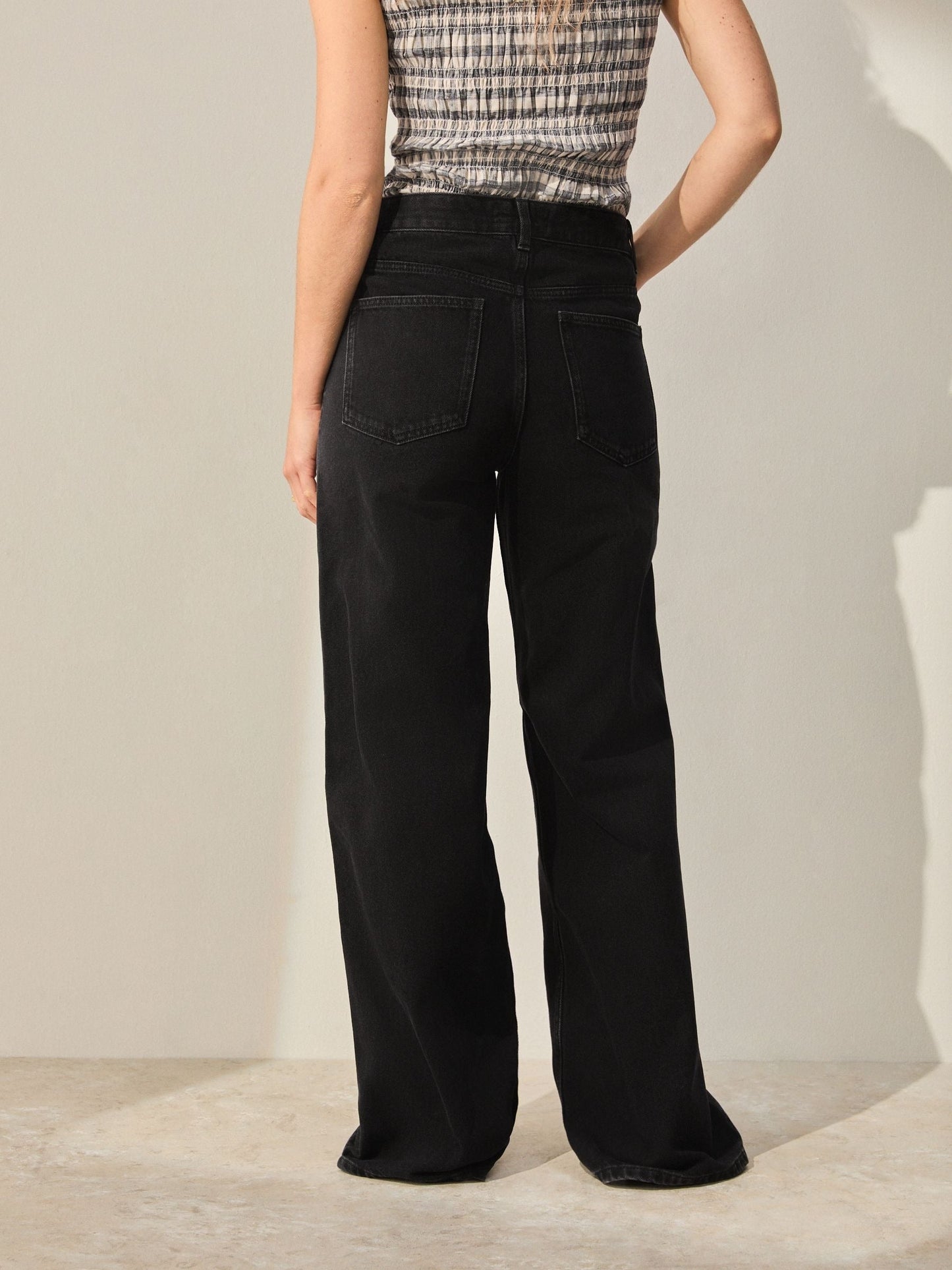 Women Black Wide Leg Jeans – Trendy High Waist Denim Pants for Pakistan | DENIMS