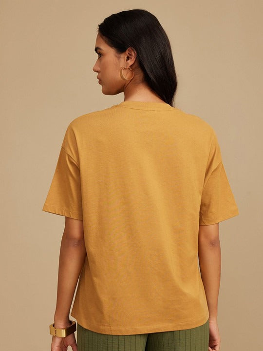 Women Animal Printed Round Neck Cotton T-Shirt – Stylish Casual Wear in Pakistan