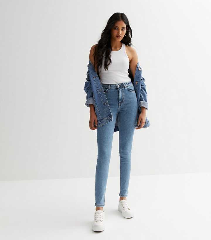 Blue Mid Rise Amie Skinny Jeans - DENIMS 