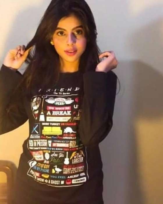 Black Fleece Friends Printed Sweatshirt For Women - DENIMS - Hoodies & Sweatshirts - 